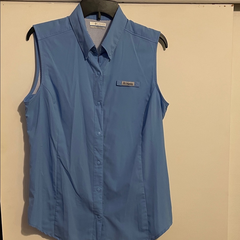 Columbia Women's Button Down Sleeveless Blue Shirt